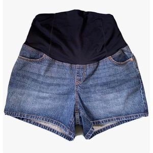 Women’s maternity Jean shorts size 12/31